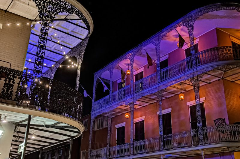Notte nella città di New Orleans in Louisiana (USA). Foto sul blog di viaggi 'Nerd in Spalla: viaggiatori poco seri' dedicato al pop-culture tourism