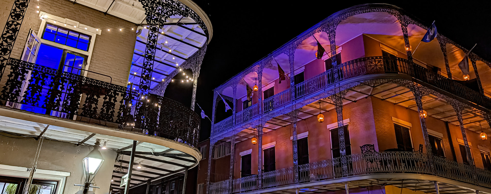 Notte nella città di New Orleans in Louisiana (USA). Foto sul blog di viaggi 'Nerd in Spalla: viaggiatori poco seri' dedicato al pop-culture tourism