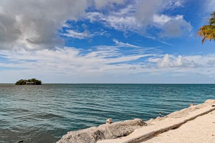 Mare caraibico verso Key West nelle Florida Keys (USA). Foto sul blog di viaggi 'Nerd in Spalla: viaggiatori poco seri'.