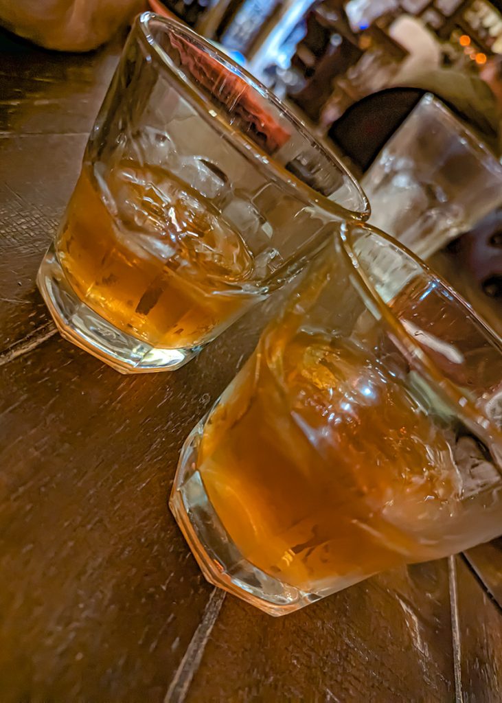 Cocktail Sazerac a New Orleans in Louisiana (USA). Foto sul blog di viaggi 'Nerd in Spalla: viaggiatori poco seri' dedicato al pop-culture tourism