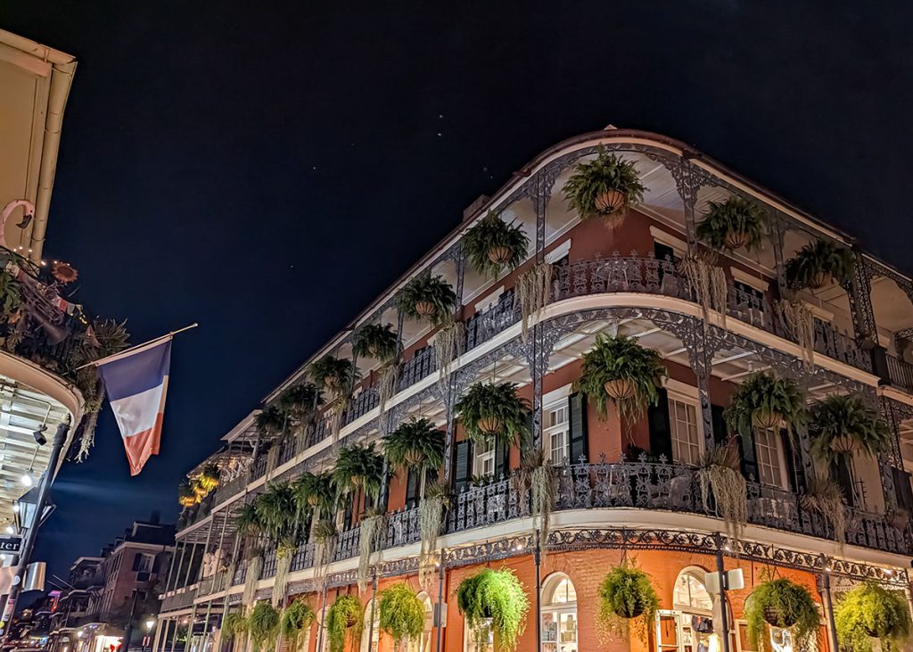 Sera a New Orleans in Louisiana (USA). Foto sul blog di viaggi 'Nerd in Spalla: viaggiatori poco seri' dedicato al pop-culture tourism