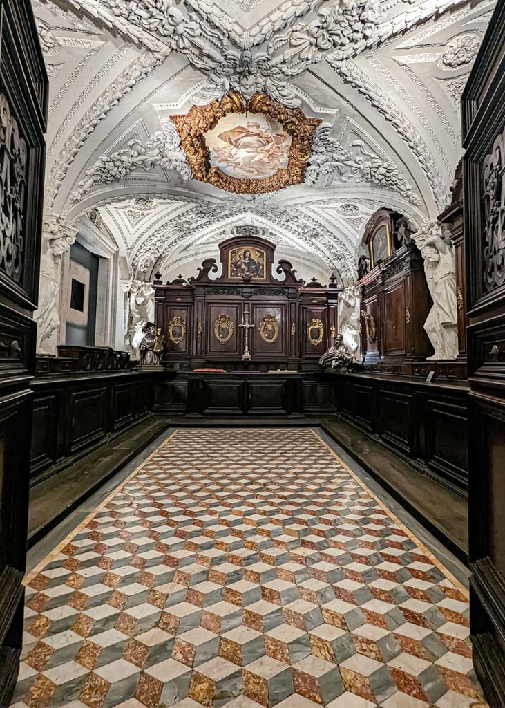Interni del museo del tesoro di San gennaro a Napoli. Foto sul blog 'Nerd in Spalla: viaggiatori poco seri' dedicato al pop-culture tourism