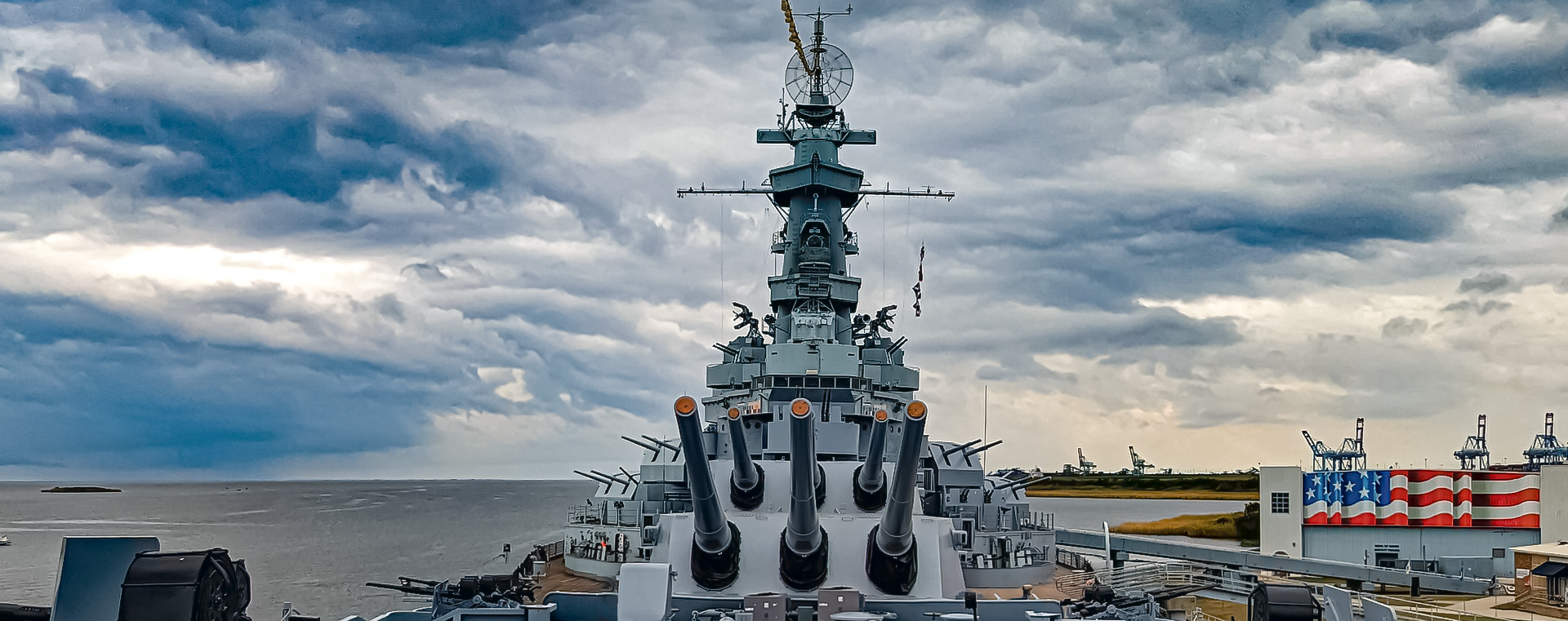 Nave da guerra della WWII alla USS Alabama Battleship Memorial Park (USA). Foto sul blog di viaggi 'Nerd in Spalla: viaggiatori poco seri' dedicato al pop-culture tourism.