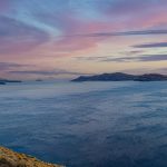 Tramonto sul mare a Santorini in Grecia. Foto su "Nerd in Spalla: viaggiatori poco seri" dedicato al pop-culture tourism