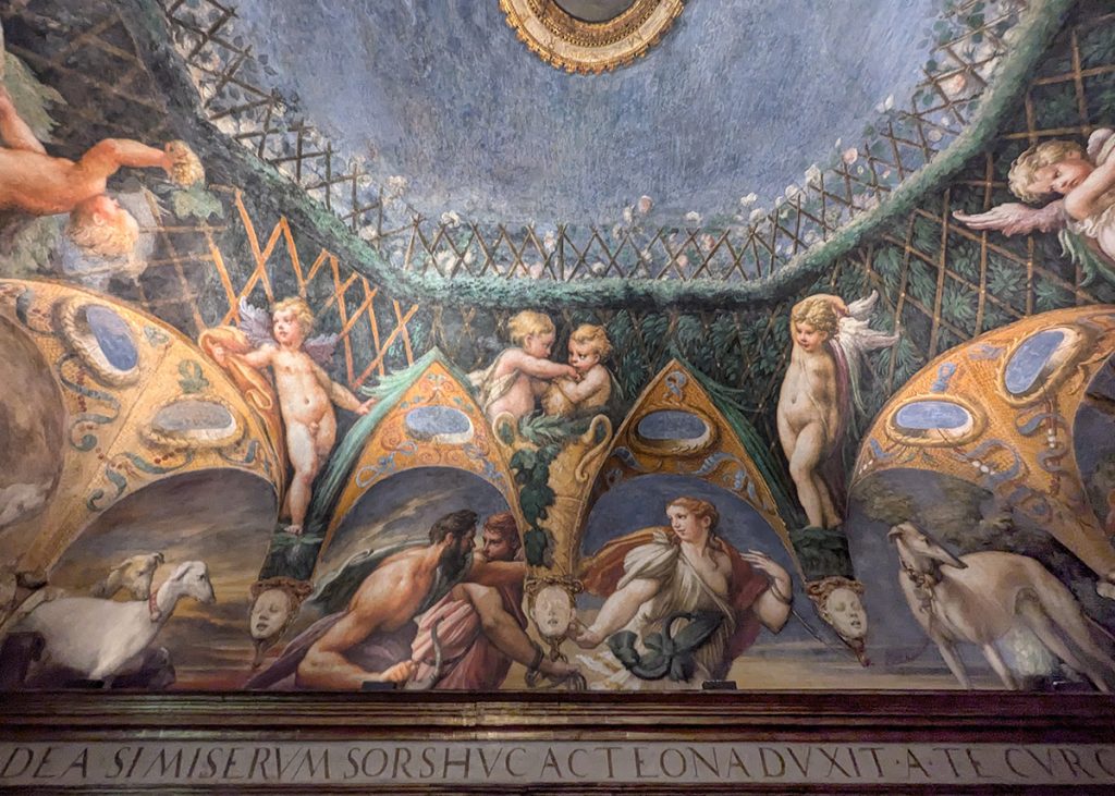 Atteone nell'affresco del Parmigianino a Rocca Sanvitale di Fontanellato. Foto sul blog di viaggi "Nerd in Spalla: viaggiatori poco seri"