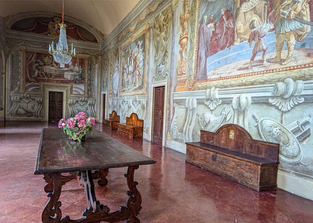Grande Galleria a Rocca Meli Lupi di Soragna. Foto sul blog di viaggi "Nerd in Spalla: viaggiatori poco seri".