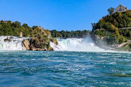 Le cascate del Reno a Sciaffusa in Svizzera. Foto di "Nerd in Spalla: viaggiatori poco seri".