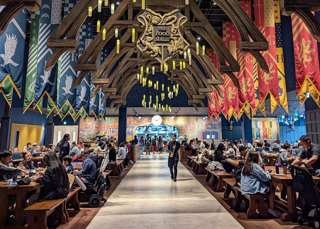 Ristorante a tema Harry Potter ai Warner Studio Tour. Foto su "Nerd in Spalla: viaggiatori poco seri".