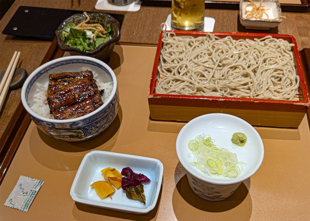 Soba (spaghetti di grano saraceno) in Giappone. Foto su "Nerd in Spalla: viaggiatori poco seri".