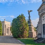 Tombe centrali al cimitero della Villetta di Parma. Foto sul blog di viaggi "Nerd in Spalla: viaggiatori poco seri".