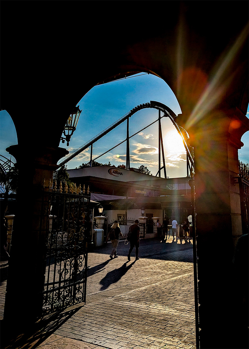 Un rollercoaster a Europa Park. Foto sul blog di viaggi "Nerd in Spalla" dedicato alla pop-culture.