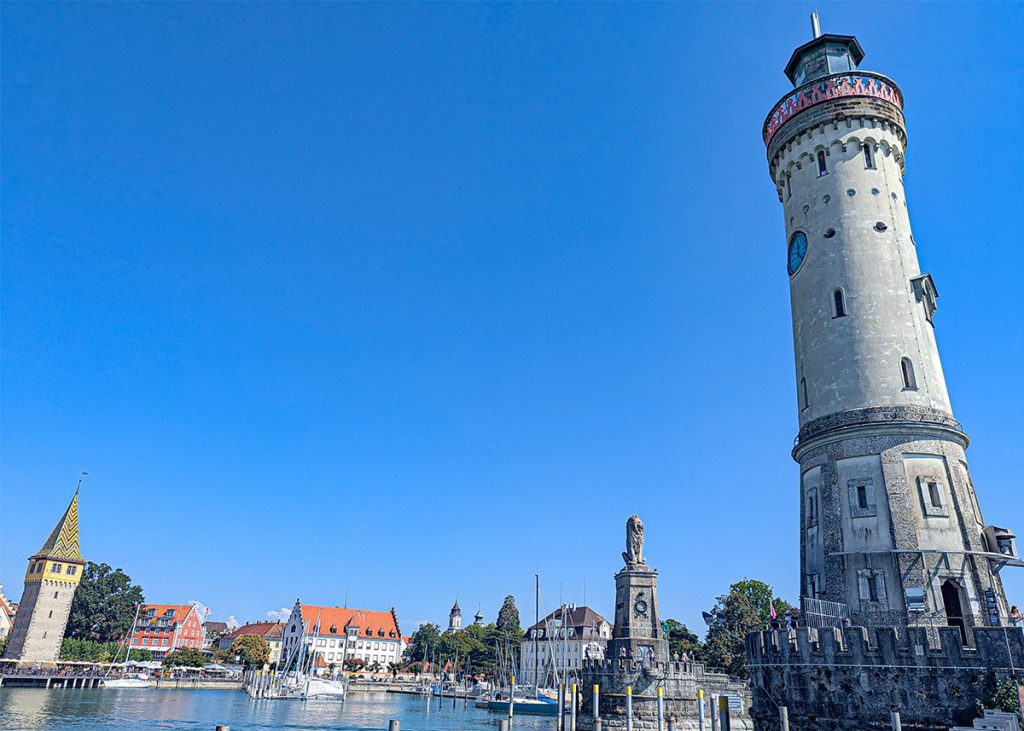 Faro di Lindau in Germania. Foto sul blog di viaggi "Nerd in Spalla: viaggiatori poco seri"