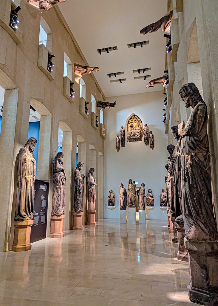 Interni dell'Augustinermuseum di Friburgo in Brisgovia (Germania). Foto su "Nerd in Spalla: viaggiatori poco seri".