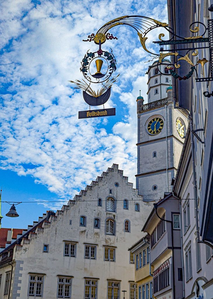 Un'insegna storica a Ravensburg in Germania. Foto sul blog di viaggi "Nerd in Spalla: viaggiatori poco seri"