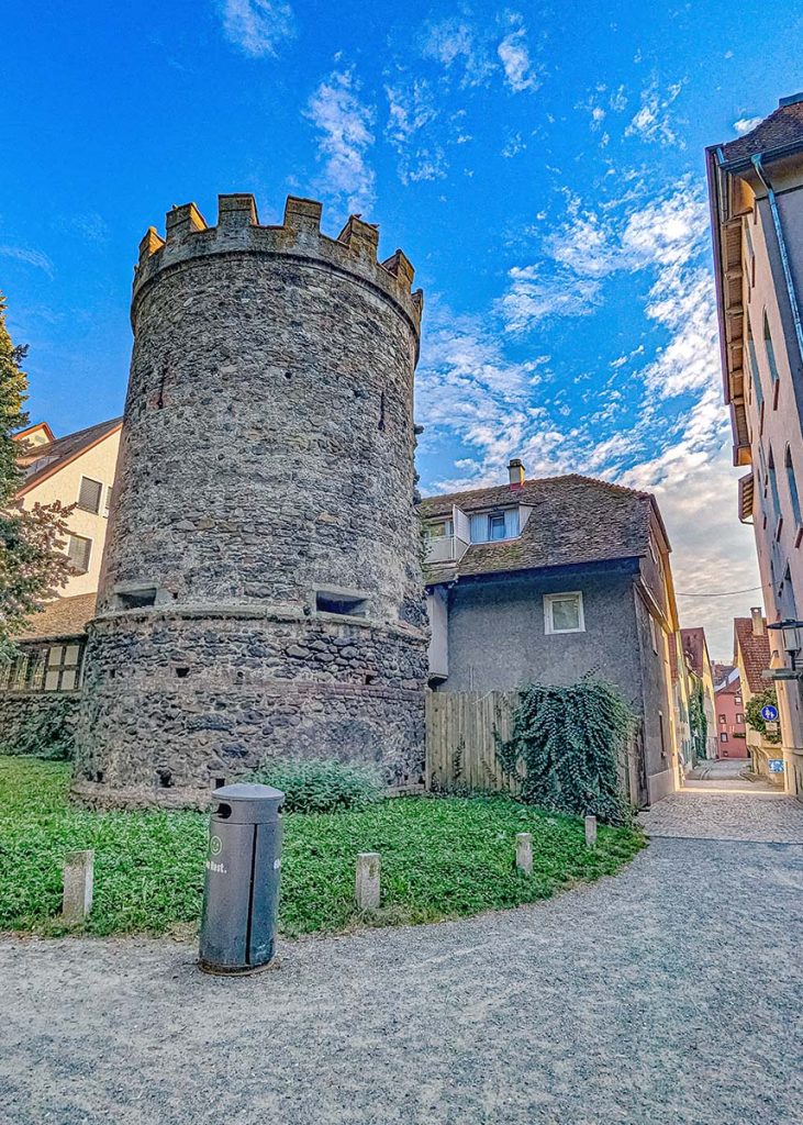 Una torre a Ravensburg in Germania. Foto sul blog di viaggi "Nerd in Spalla: viaggiatori poco seri"