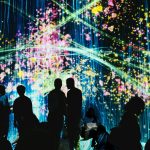 Cascata a teamLab Borderless a Tokyo. Foto sul blog di viaggi "Nerd in Spalla: viaggiatori poco seri"