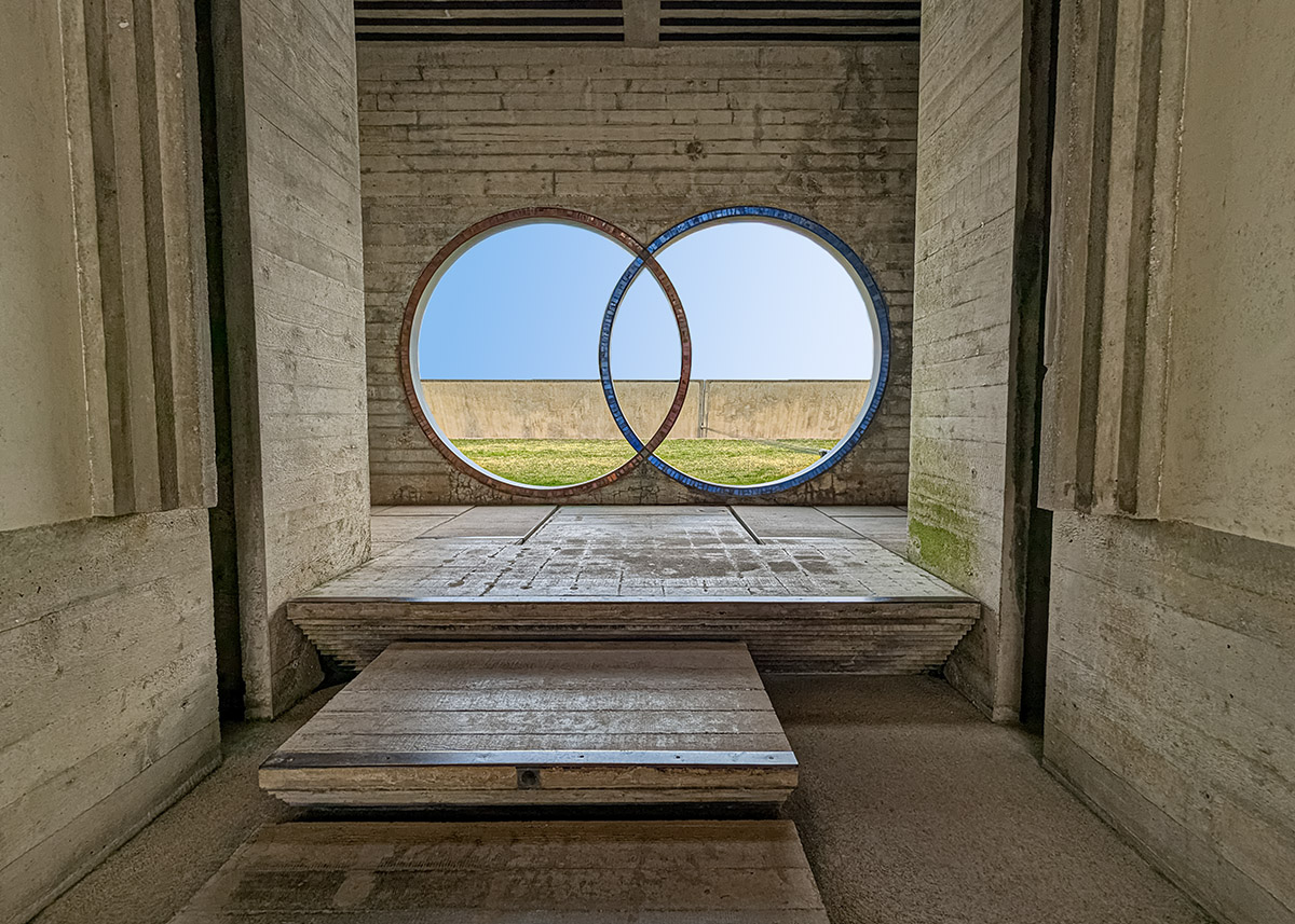 Anelli intrecciati nel Memoriale Brion realizzato da Carlo Scarpa. Foto sul blog di viaggi "Nerd in Spalla: viaggiatori poco seri".