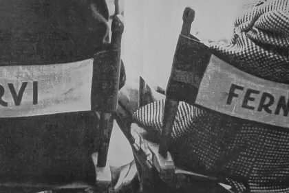Foto storica dal set di Don Camillo con Gino Cervi e Fernandel al museo "Brescello e Guareschi". Foto sul blog di viaggi "Nerd in Spalla: viaggiatori poco seri"