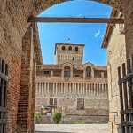 Ingresso a Rocca dei Rossi a Roccabianca. Foto sul blog di Viaggi "Nerd in Spalla: viaggiatori poco seri"