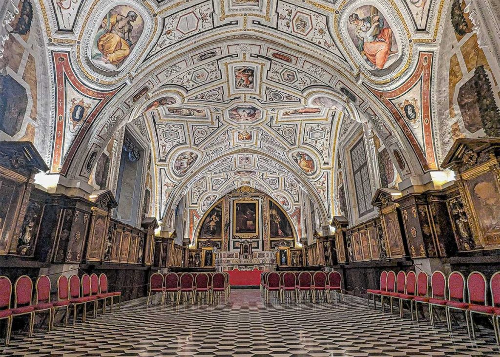 Sagrestia Vasariana a Sant'Anna dei Lombardi a Napoli. Foto sul blog di viaggi "Nerd in Spalla: viaggiatori poco seri".