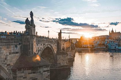 Ponte Carlo a Praga. Foto sul blog di viaggi "Nerd in Spalla: viaggiatori poco seri".