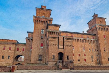 Castello Estense di Ferrara. Foto sul blog di viaggi "Nerd in Spalla: viaggiatori poco seri".