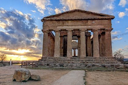 Tempio della Concordia nella Valle dei Templi di Agrigento. Foto sul blog "nerd in spalla" dedicato ai viaggi nerd e alla cultura pop