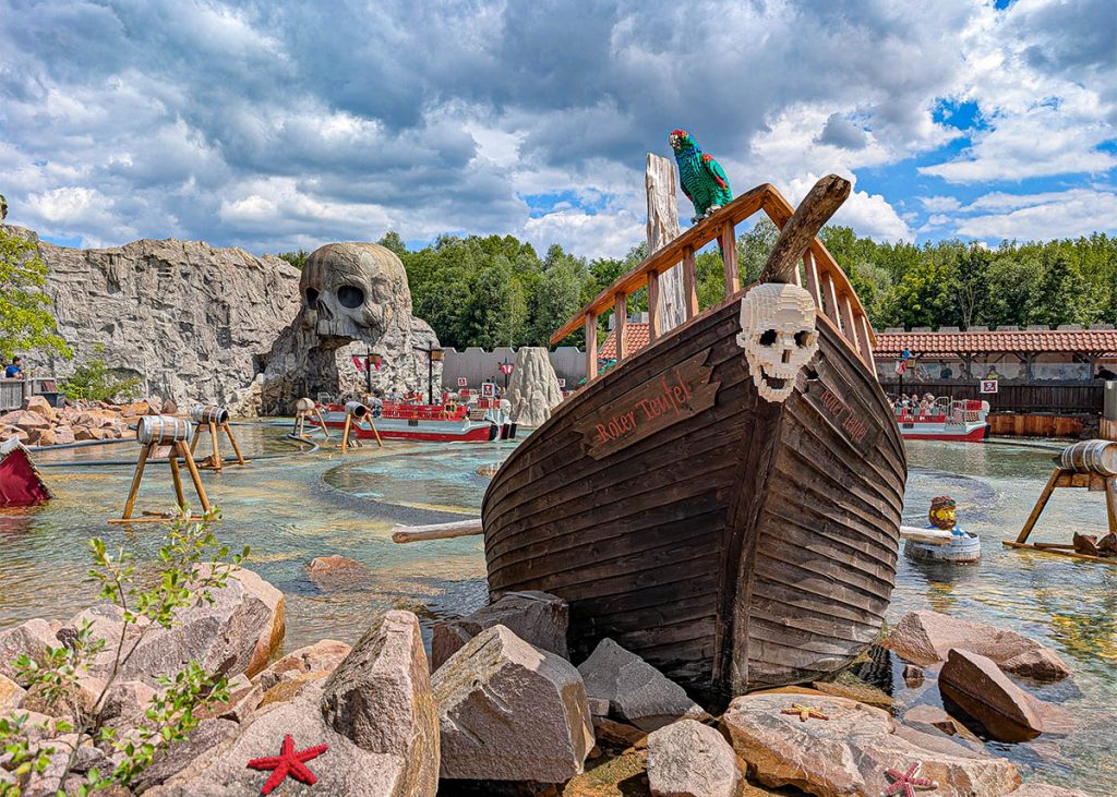 La baia dei pirati a Legoland Deutschland. Foto sul blog di viaggi "Nerd in Spalla" dedicato alla cultura pop.